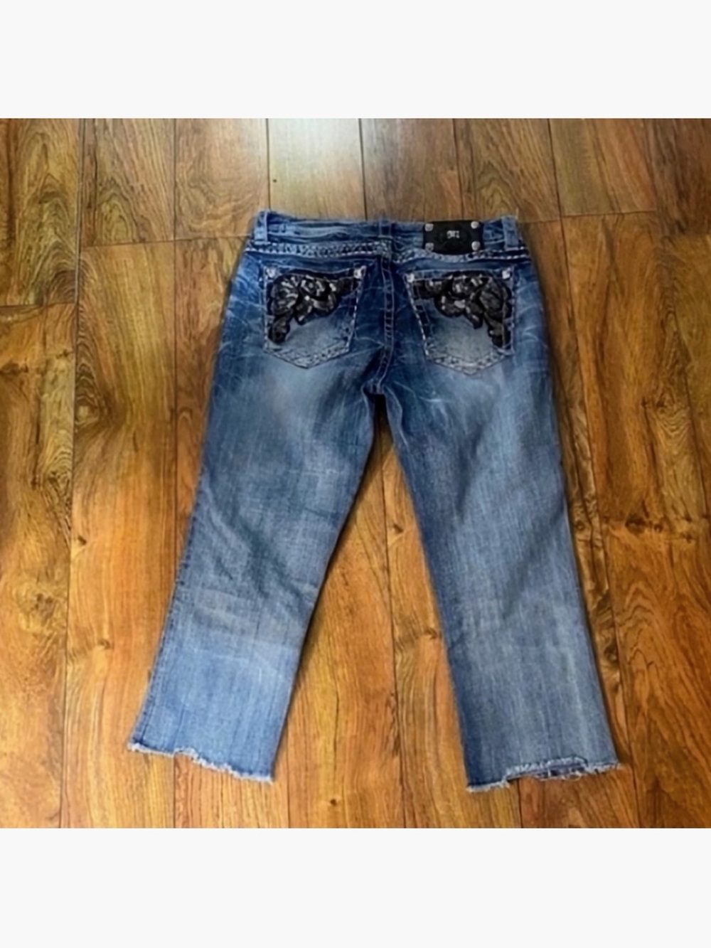 Gorgeous Miss Me Easy Capri Jeans With Embellished Back Pockets